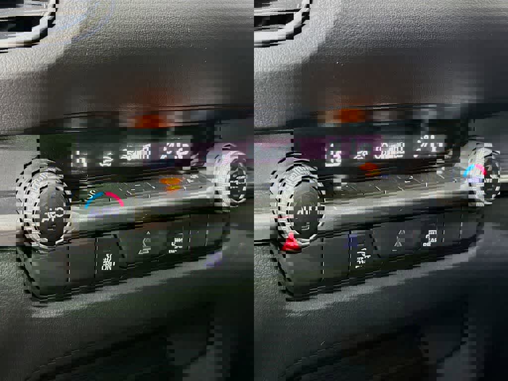 Used 2023 MAZDA CX-30 AWD 2.5 S w/ Select Package image 18