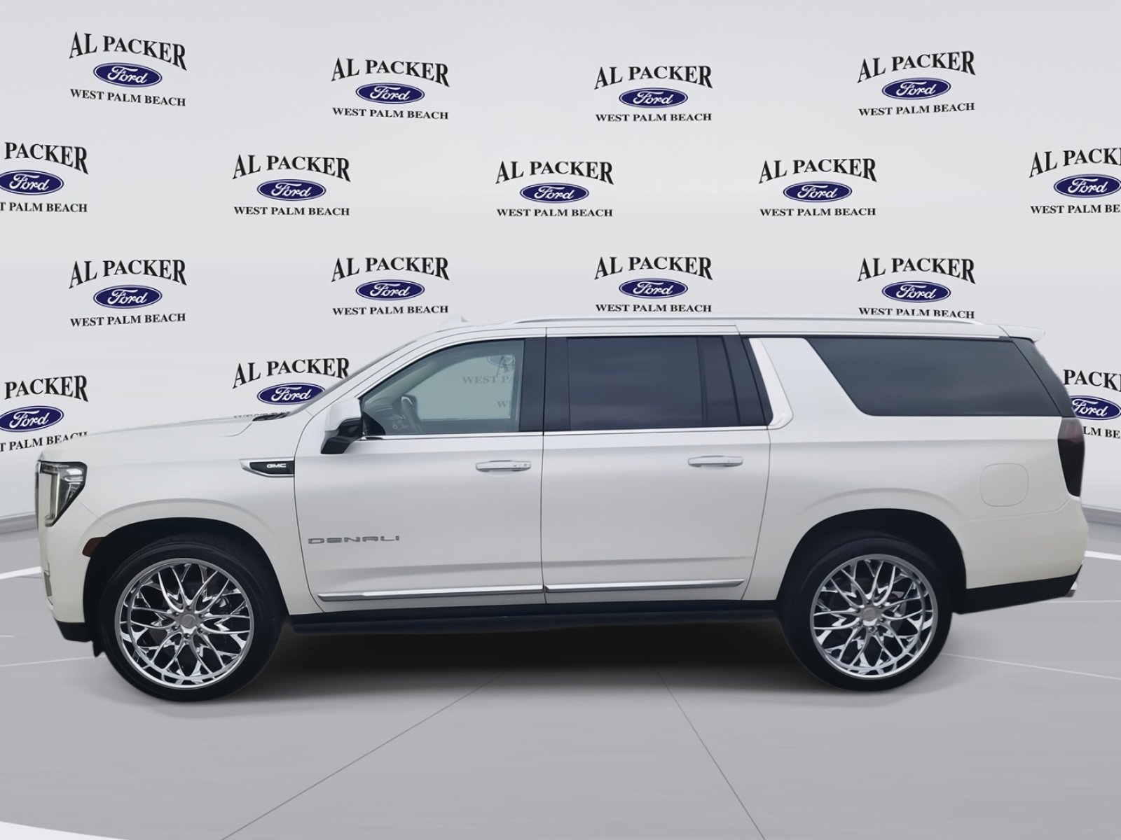 Used 2022 GMC Yukon XL Denali image 2