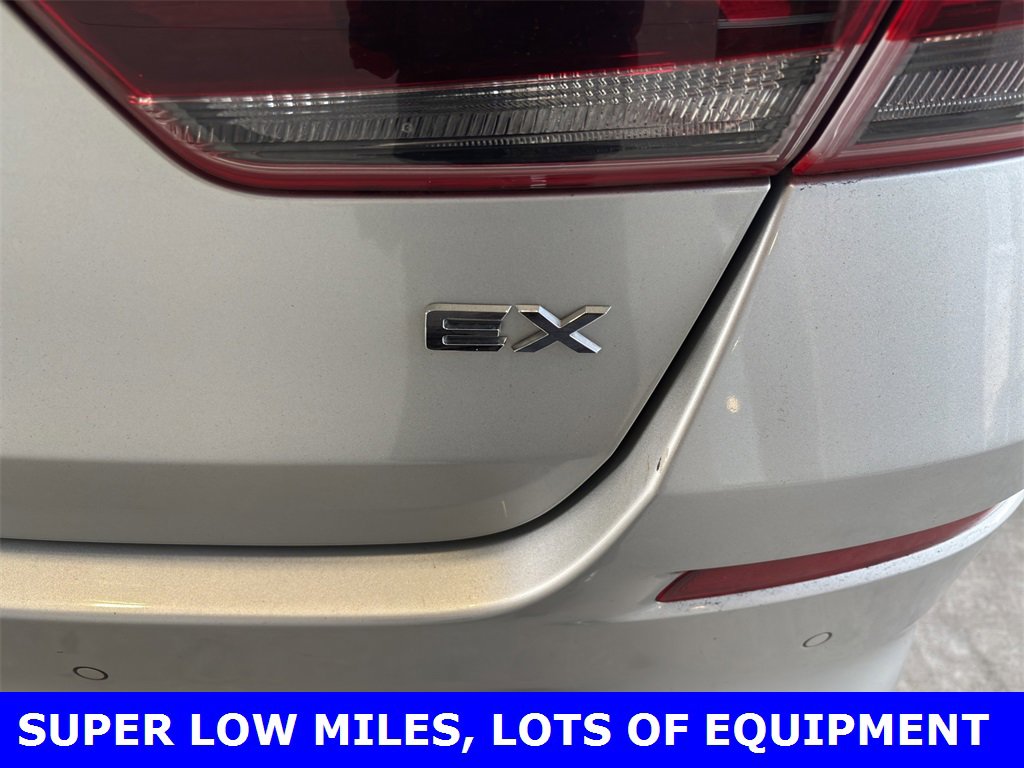 Used 2019 Kia Optima EX image 9