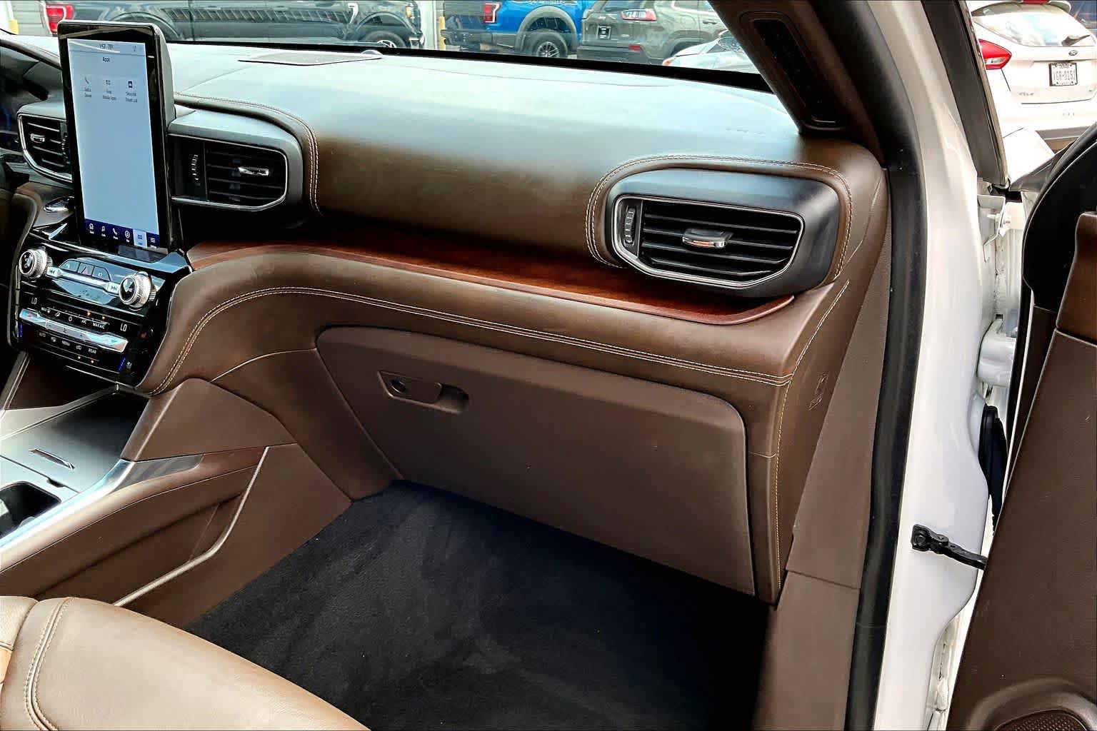 Certified 2021 Ford Explorer King Ranch w/ Premium Technology Package AWD/4WD image 19