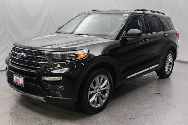 Certified 2023 Ford Explorer XLT w/ Equipment Group 202A AWD/4WD image 5
