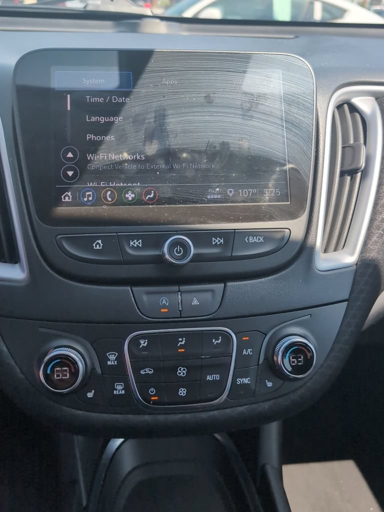 Used 2023 Chevrolet Malibu LT FWD image 11