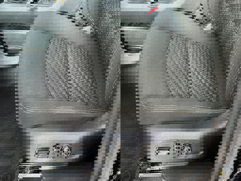 Used 2021 GMC Terrain SLE w/ Driver Convenience Package image 29