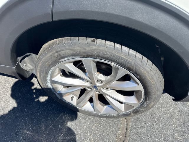 Certified 2022 Ford Explorer Platinum w/ Equipment Group 601A AWD/4WD image 14
