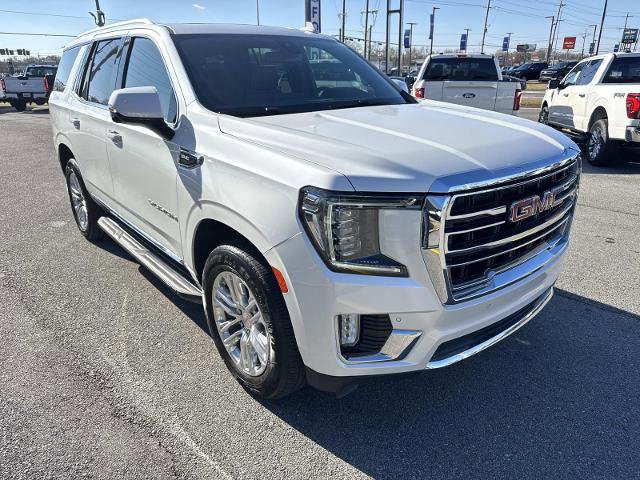 Used 2022 GMC Yukon SLT w/ SLT Premium Package image 3