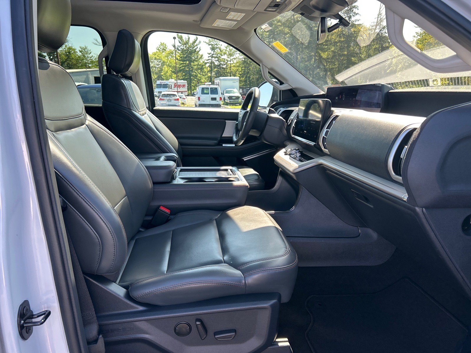 Certified 2025 Ford Expedition Active AWD/4WD image 20