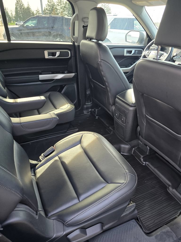 Certified 2023 Ford Explorer XLT w/ Equipment Group 202A AWD/4WD image 19