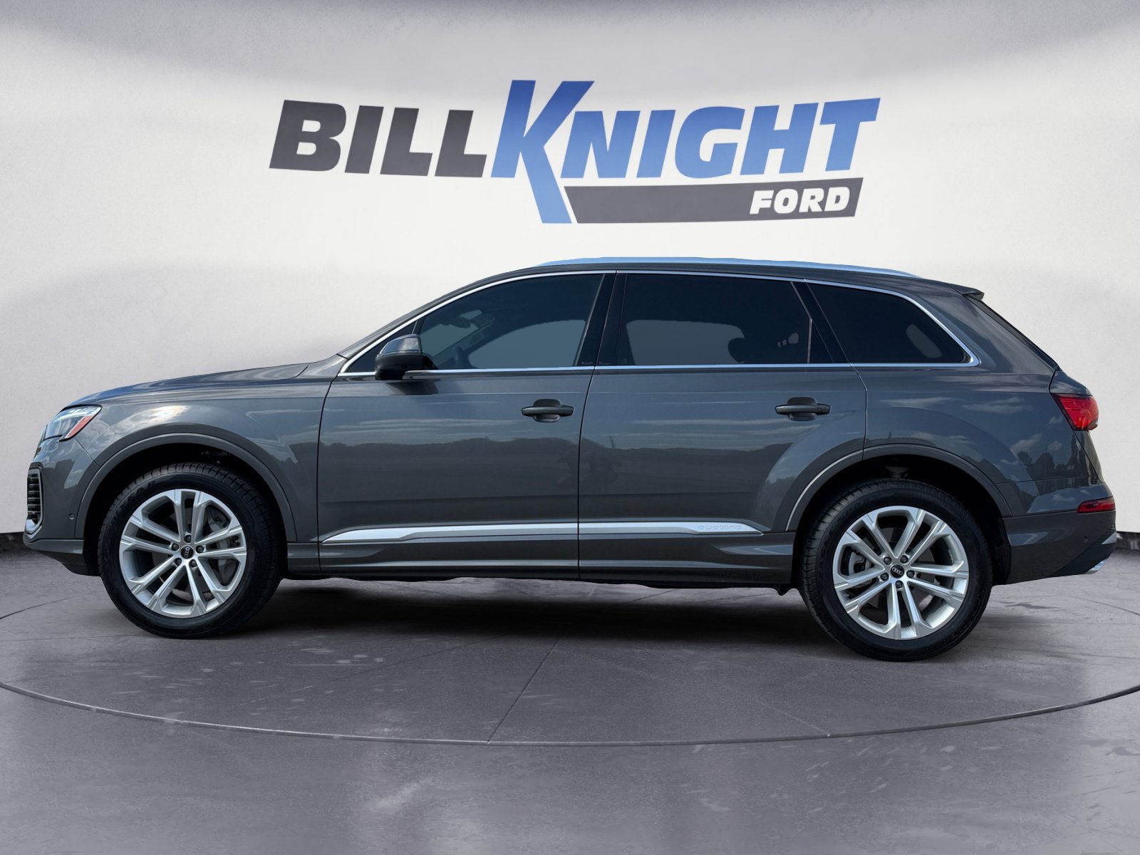 Used 2025 Audi Q7 3.0T Premium Plus AWD/4WD image 2