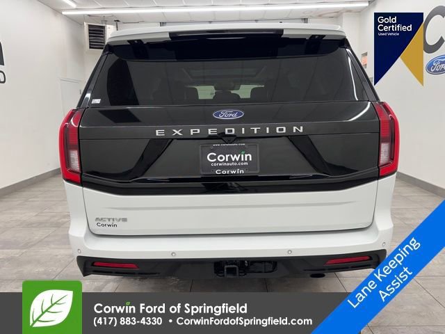 Certified 2025 Ford Expedition Active image 3