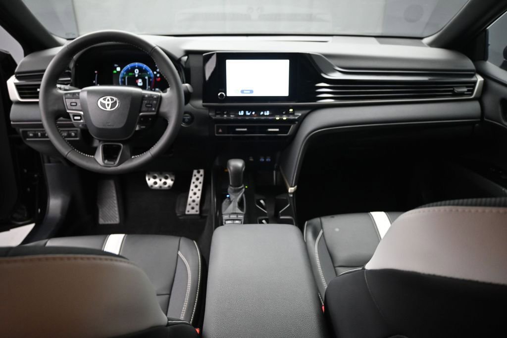 Used 2025 Toyota Camry SE w/ Convenience Package FWD image 21