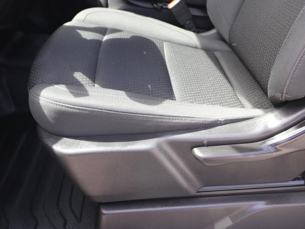 Used 2025 Chevrolet Silverado 1500 W/T RWD image 16