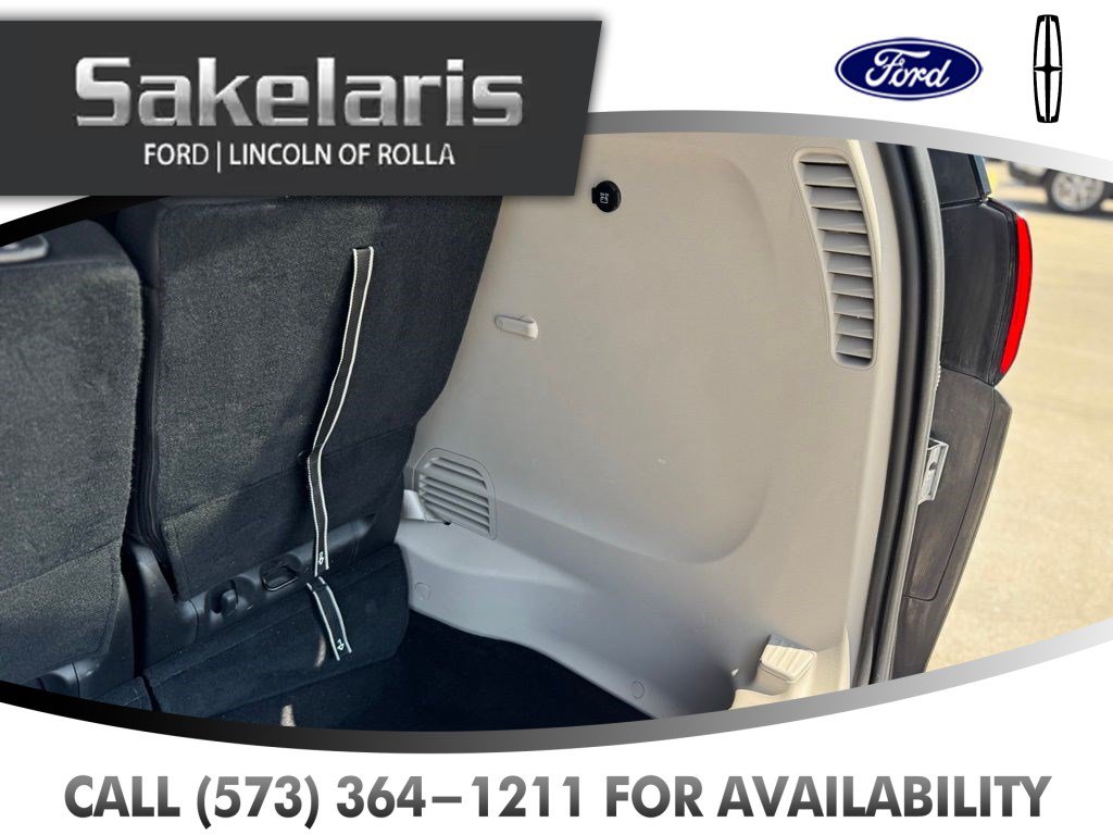 Used 2023 Chrysler Voyager LX FWD image 44