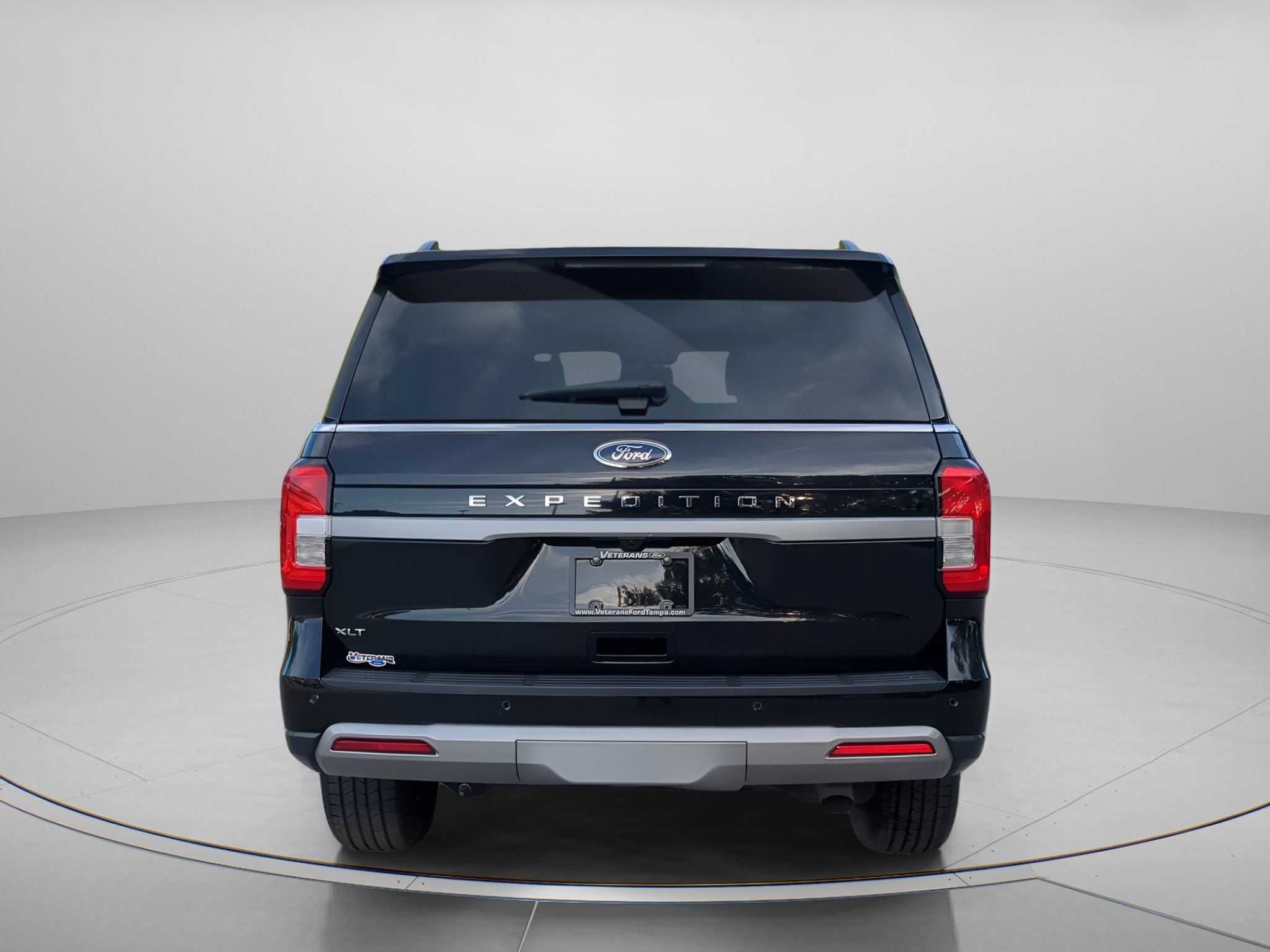 Certified 2024 Ford Expedition XLT RWD image 41
