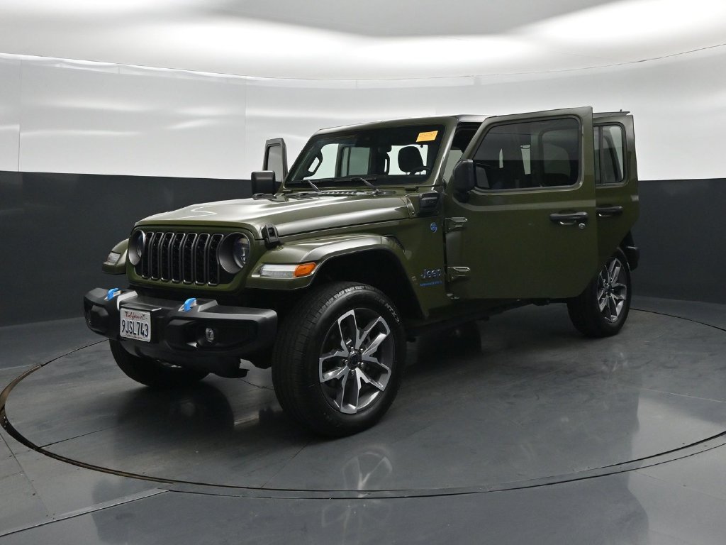 Used 2024 Jeep Wrangler Unlimited w/ Convenience Group AWD/4WD image 25