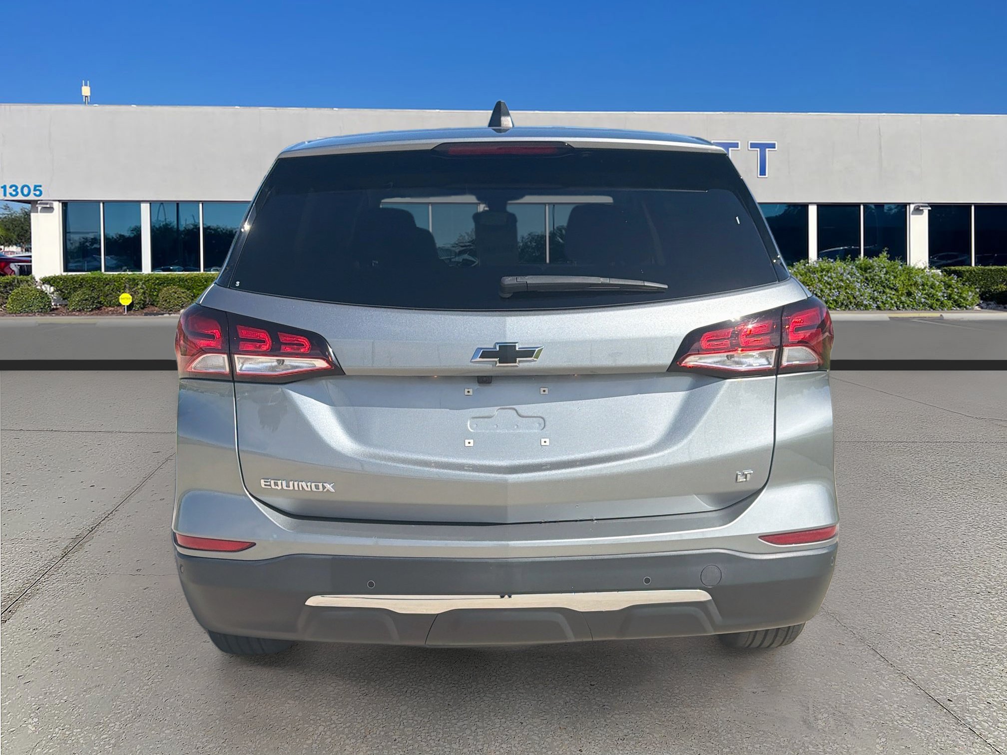 Used 2024 Chevrolet Equinox LT FWD image 8