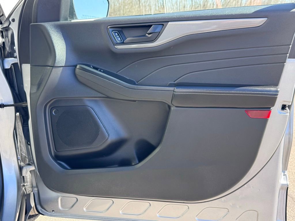 Certified 2023 Ford Escape Active AWD/4WD image 23