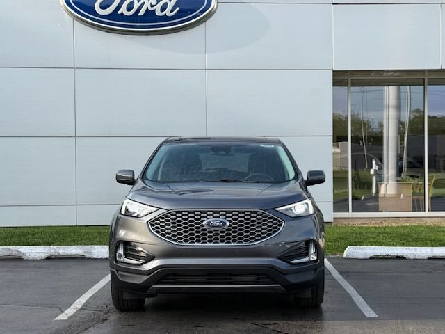 Certified 2023 Ford Edge SEL w/ Convenience Package AWD/4WD image 3
