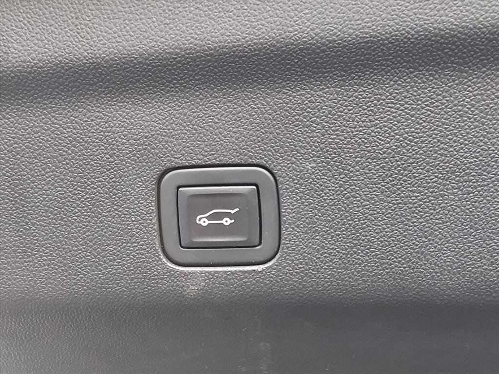 Used 2021 Chevrolet Tahoe Premier w/ Premium Package AWD/4WD image 18