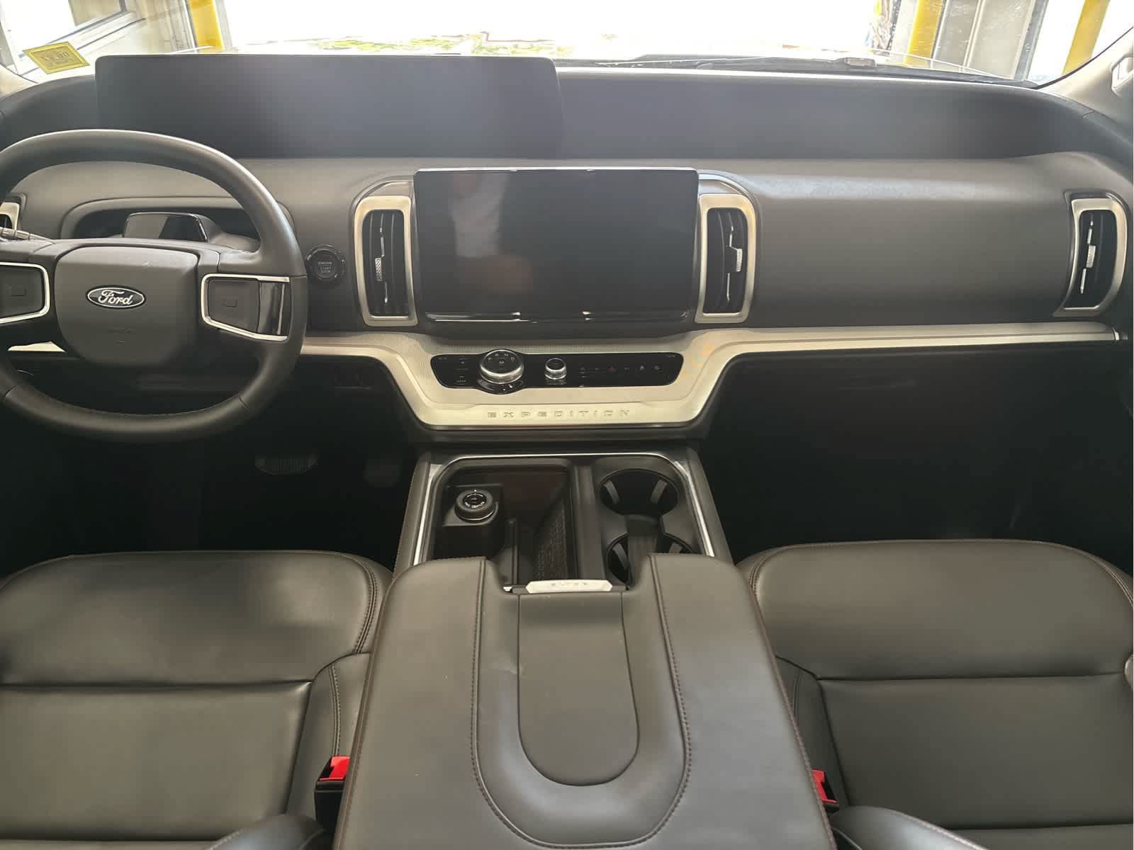 Certified 2025 Ford Expedition Active AWD/4WD image 9
