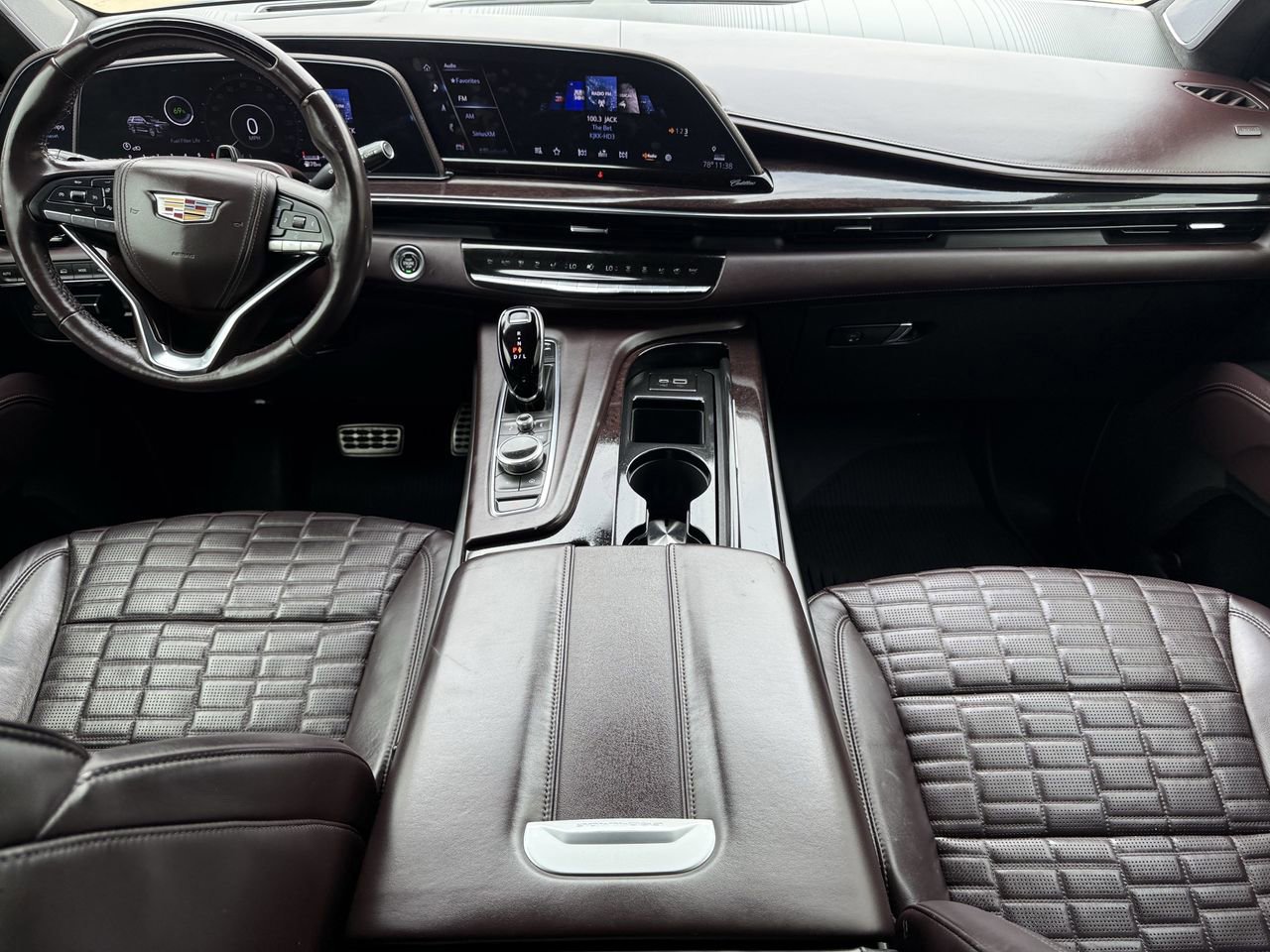 Used 2023 Cadillac Escalade Sport Platinum w/ LPO, ONYX Package image 9