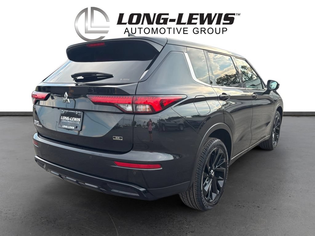 Used 2023 Mitsubishi Outlander SE Black Edition AWD/4WD image 7