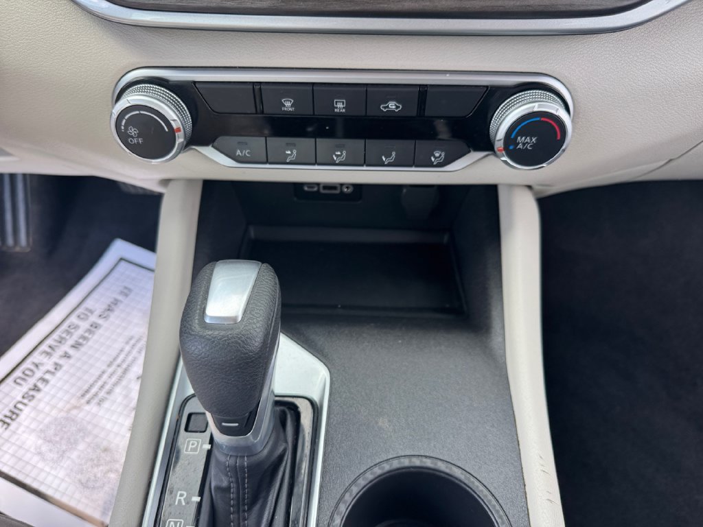 Used 2025 Nissan Altima 2.5 SV FWD image 25