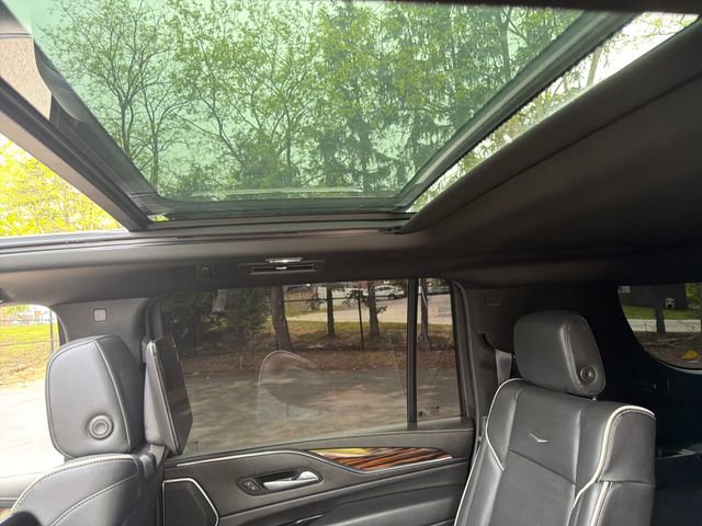 Used 2024 Cadillac Escalade ESV Premium Luxury w/ Performance Package AWD/4WD image 33