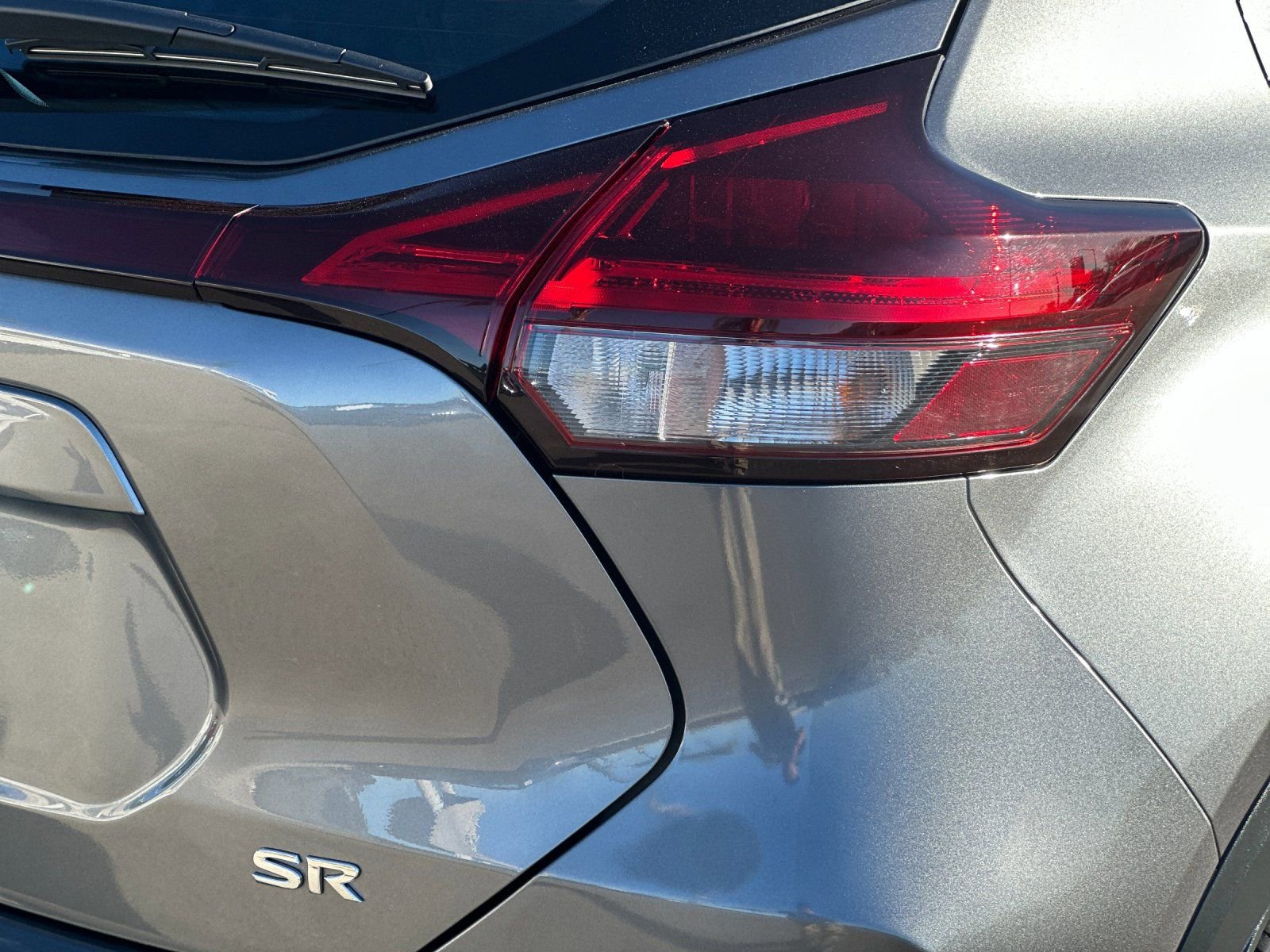 Used 2024 Nissan Kicks SR image 25