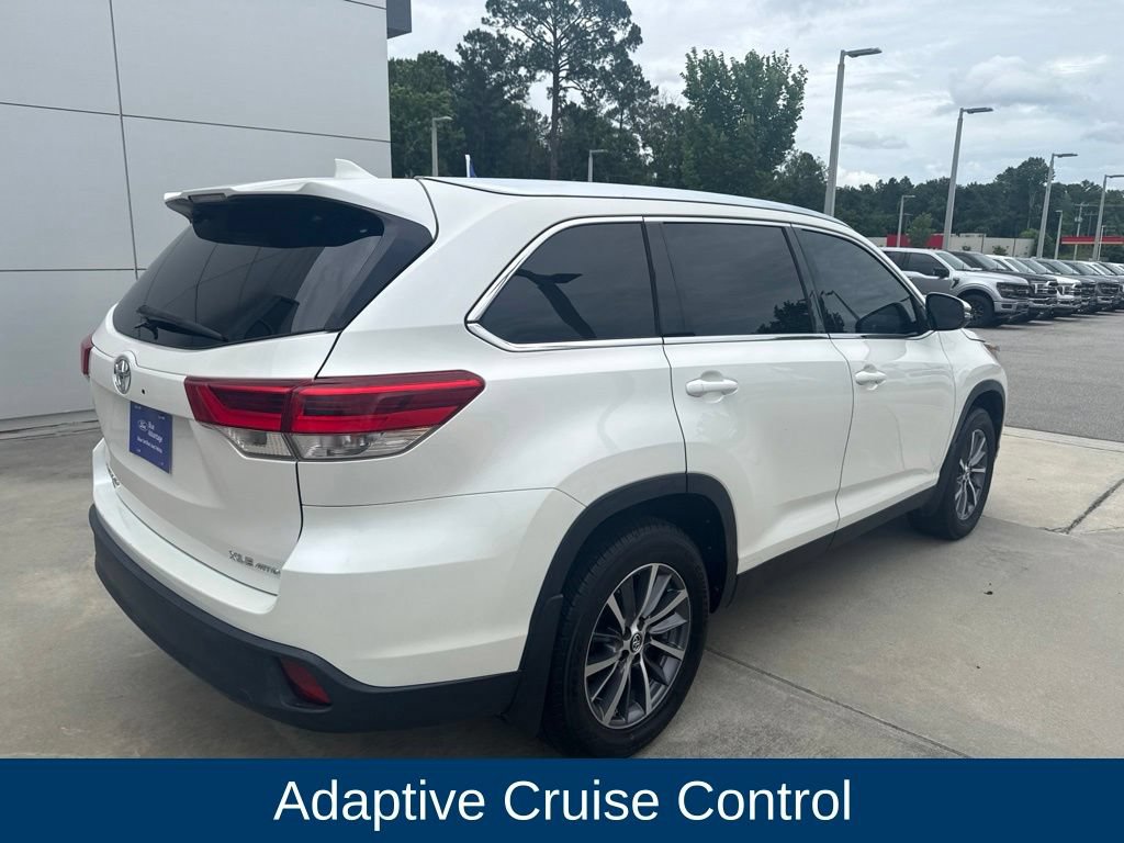 Used 2019 Toyota Highlander XLE AWD/4WD image 8