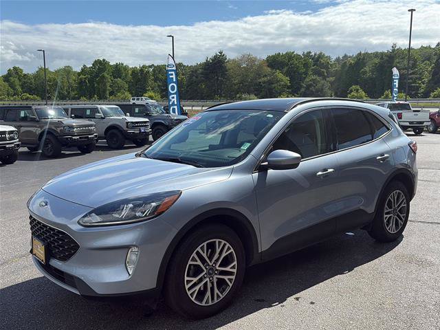 Certified 2022 Ford Escape SEL w/ Technology Package AWD/4WD image 3