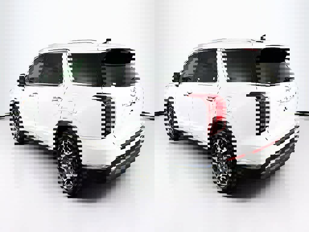 Used 2024 Hyundai Palisade Limited image 3