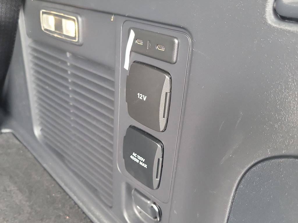 Certified 2025 Ford Expedition Platinum image 10