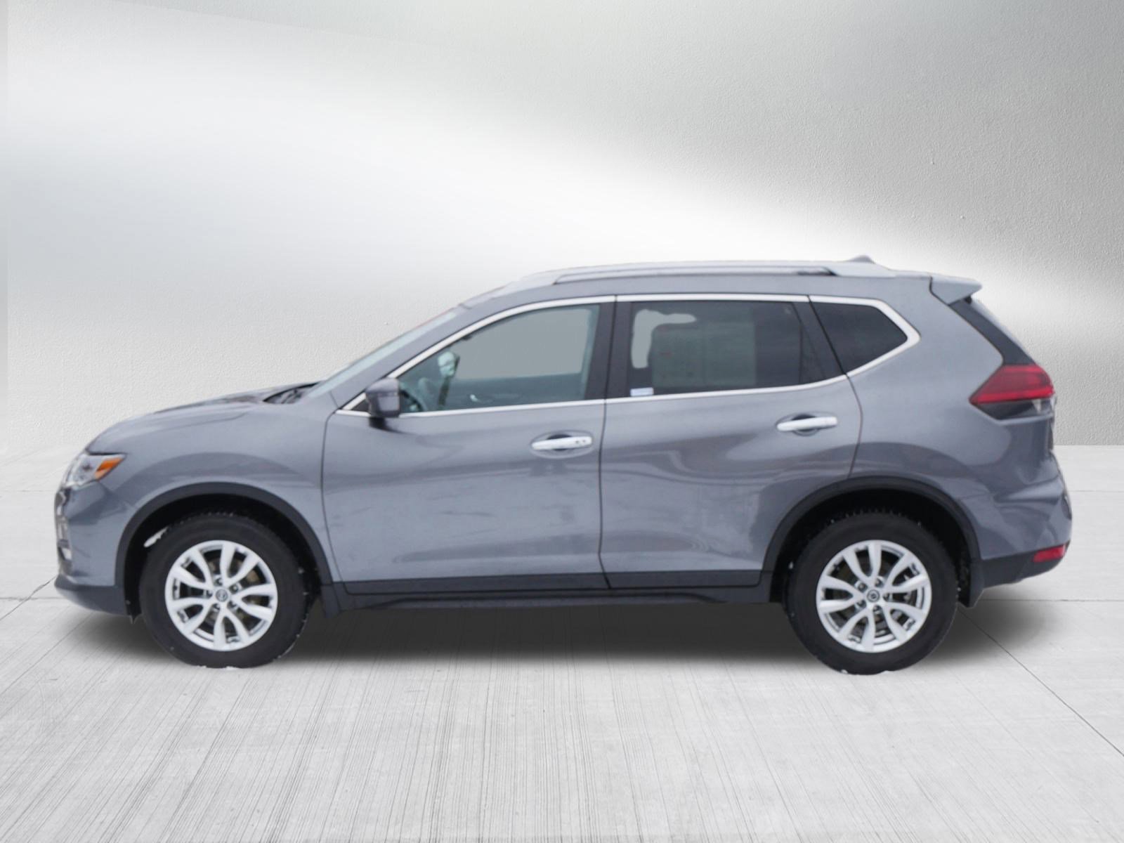 Used 2020 Nissan Rogue S image 2