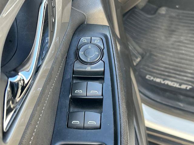 Used 2023 Chevrolet Traverse LT FWD image 16