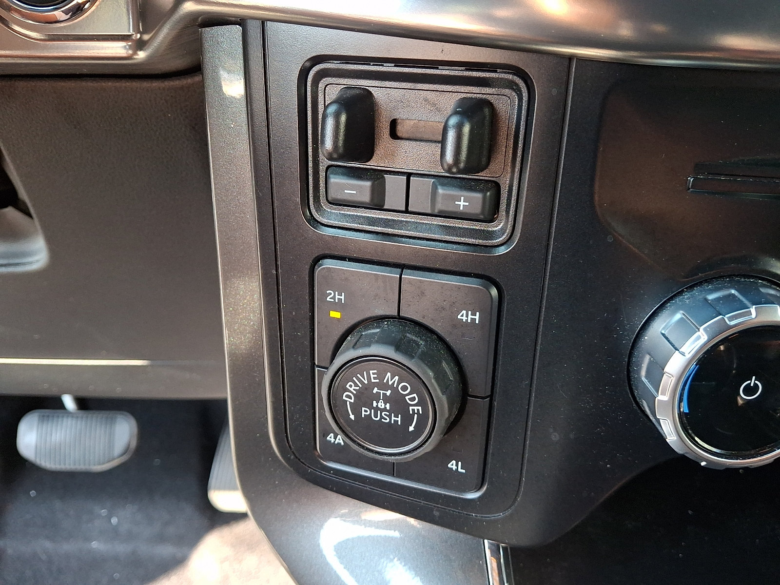 Certified 2023 Ford F150 Lariat w/ Equipment Group 502A High AWD/4WD image 25