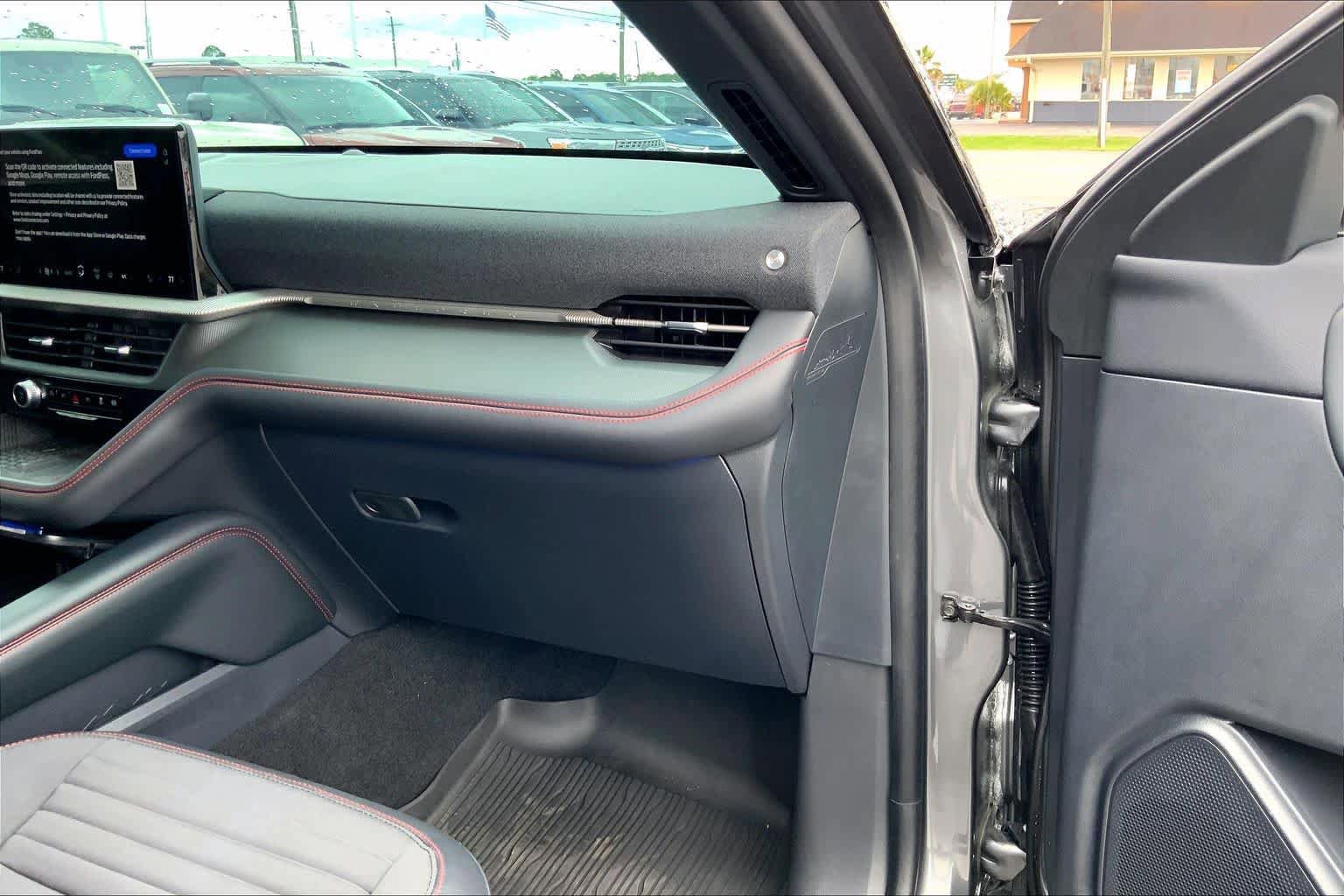 Certified 2025 Ford Explorer ST-Line w/ Premium Package RWD image 18