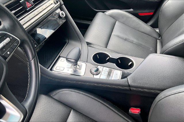 Used 2025 Genesis G70 2.5T RWD image 17