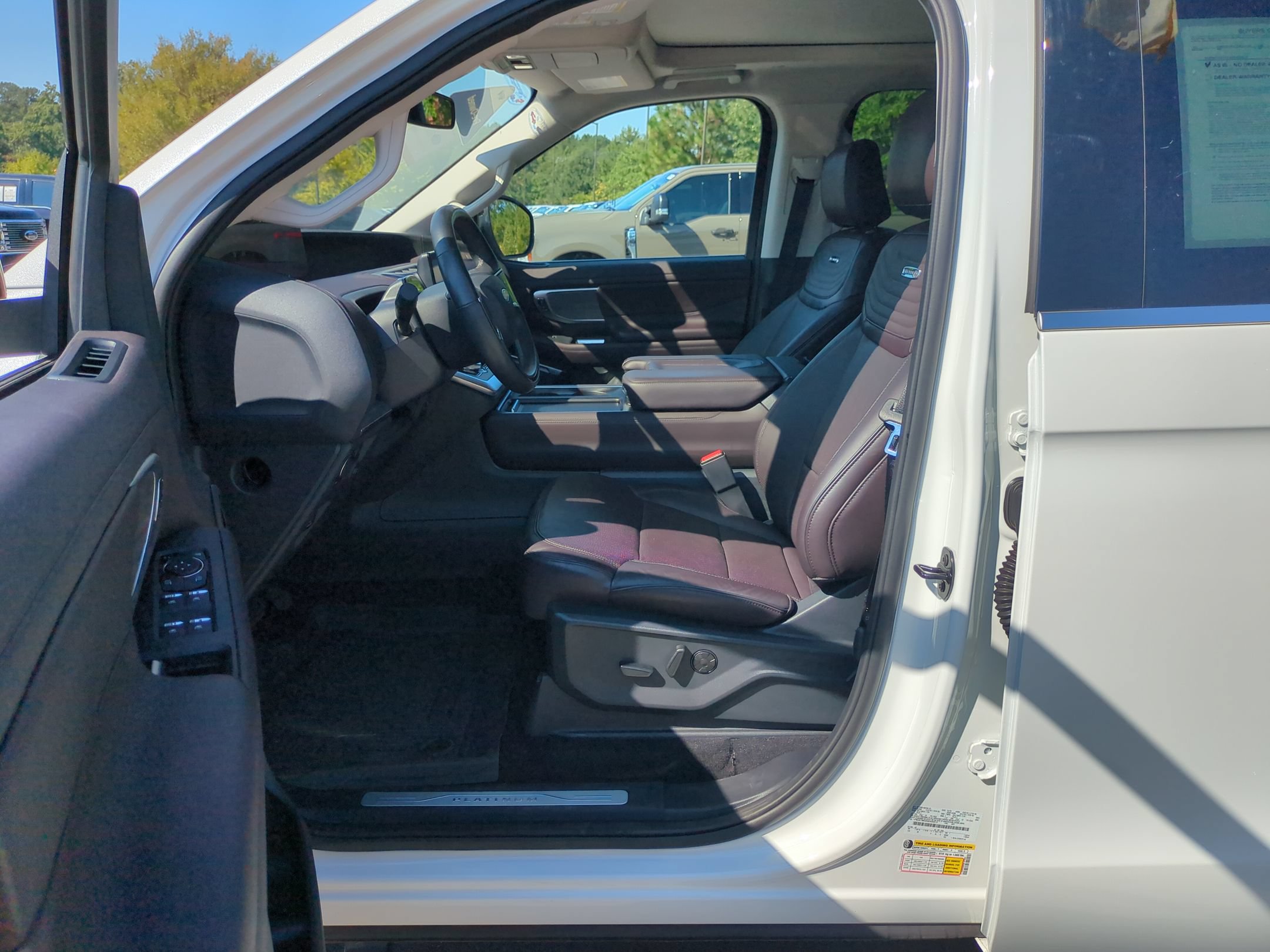 Certified 2025 Ford Expedition Max Platinum w/ Platinum Ultimate Package AWD/4WD image 13