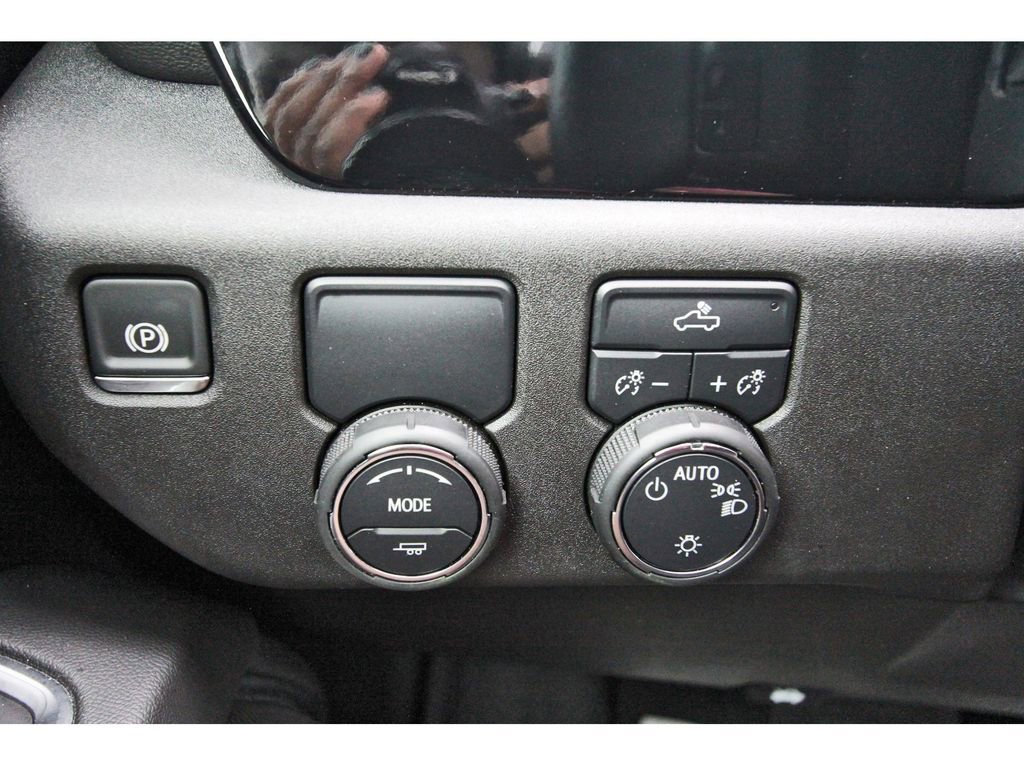 Used 2025 Chevrolet Silverado 1500 LT w/ Texas Edition Plus RWD image 19