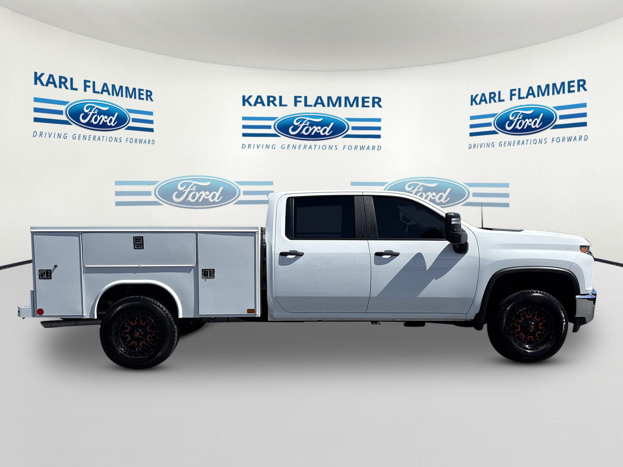 Used 2023 Chevrolet Silverado 3500 W/T w/ WT Convenience Package image 2