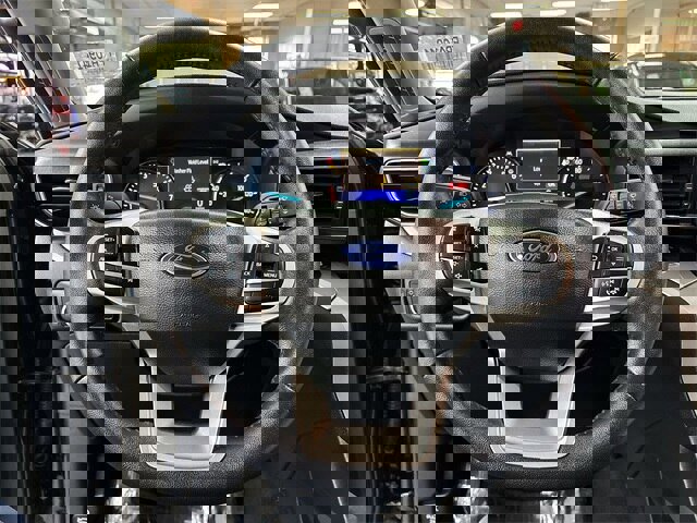 Certified 2023 Ford Explorer XLT w/ Equipment Group 202A image 6