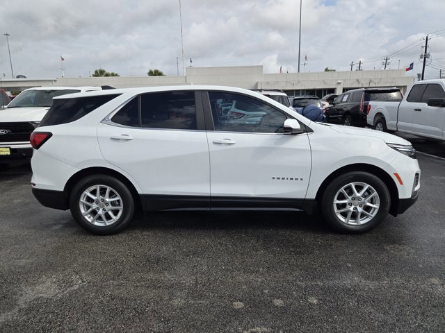 Used 2023 Chevrolet Equinox LT FWD image 2