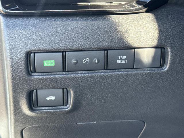 Used 2025 Nissan Sentra SV image 16