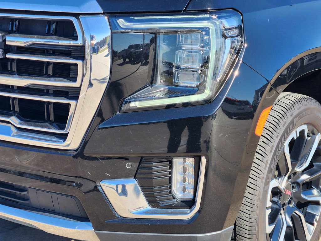 Used 2022 GMC Yukon SLT w/ SLT Premium Package image 9