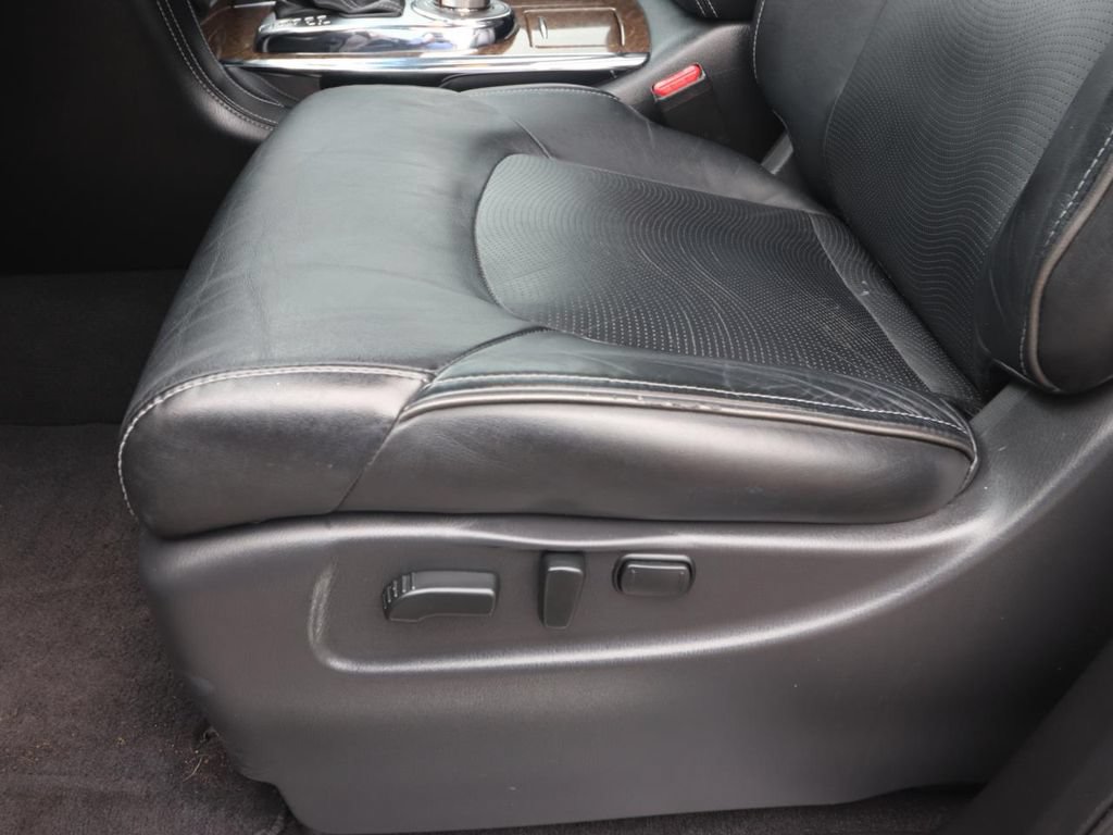 Used 2017 INFINITI QX80 4WD w/ Driver Assistance Package image 19