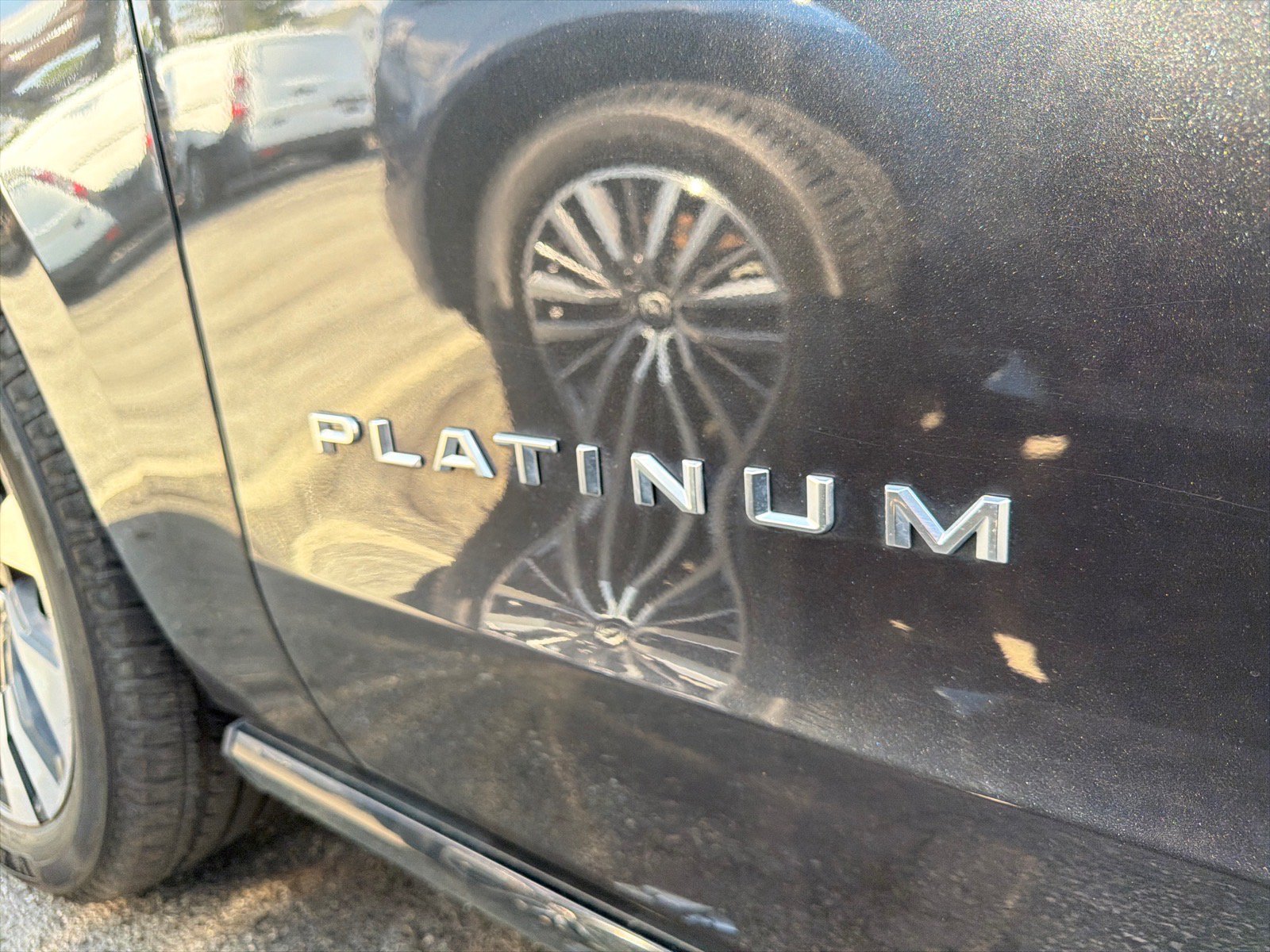 Certified 2025 Ford Expedition Max Platinum w/ Driver's Package AWD/4WD image 7