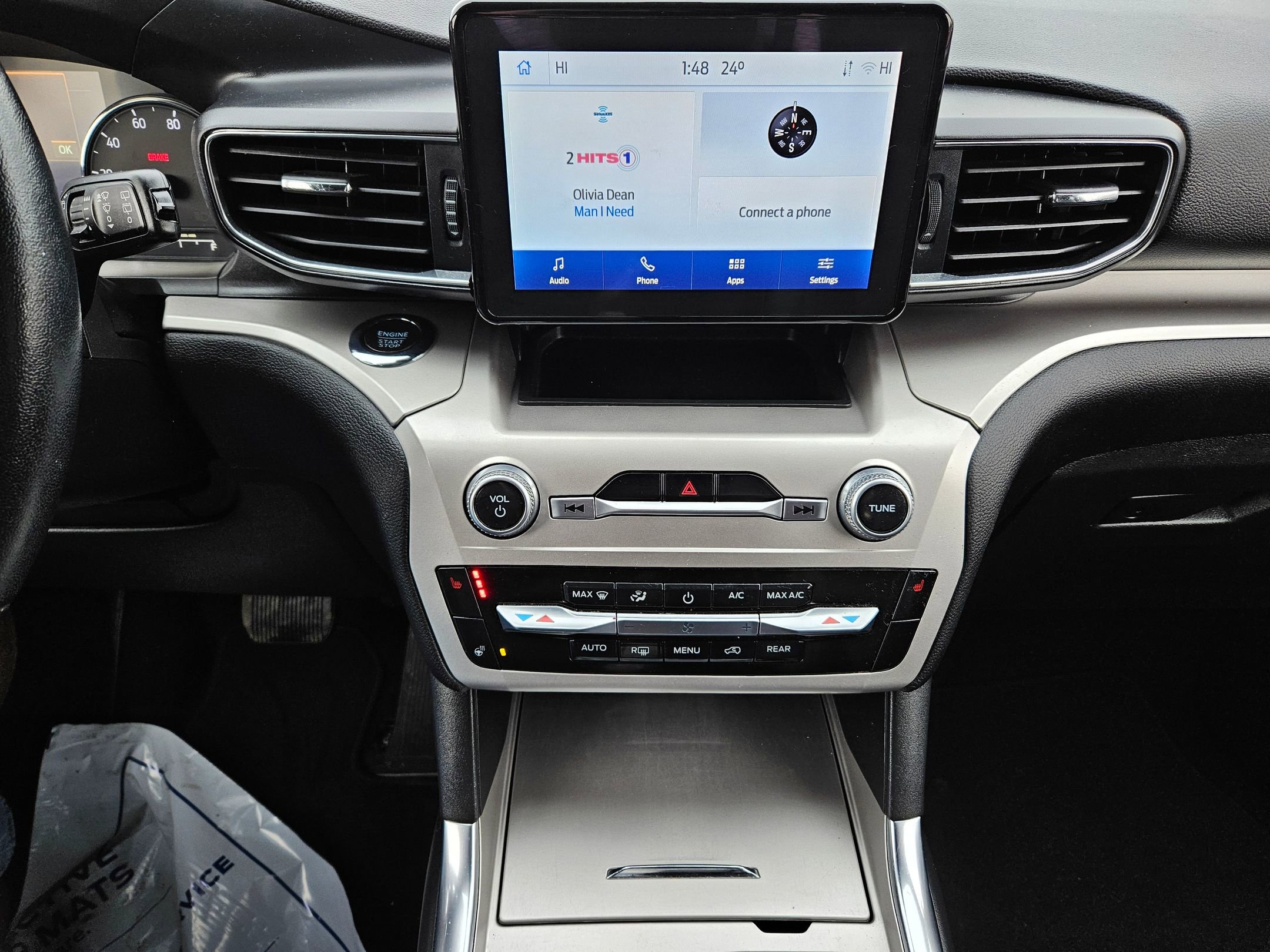 Certified 2022 Ford Explorer XLT w/ Equipment Group 202A image 14