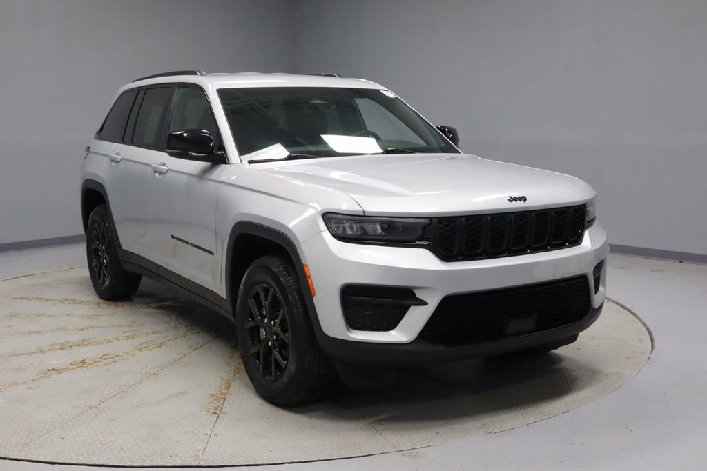 Used 2024 Jeep Grand Cherokee Altitude