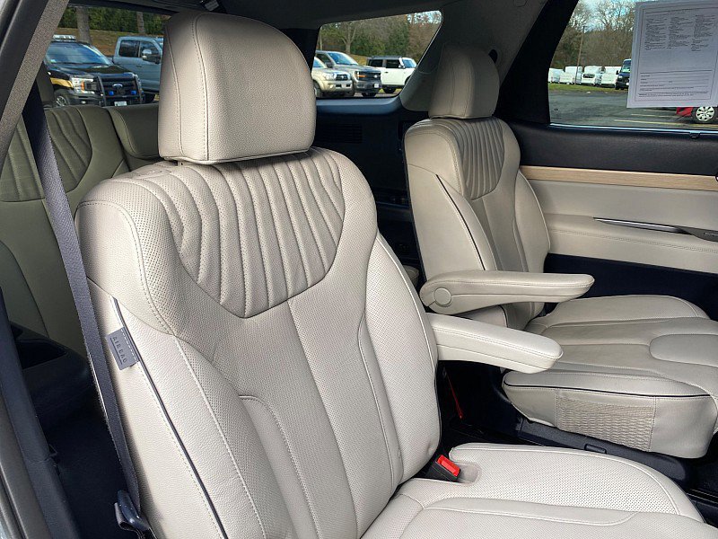 Used 2024 Hyundai Palisade Limited image 34