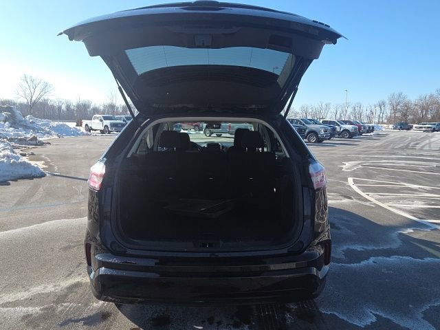 Certified 2024 Ford Edge SE w/ Black Appearance Package image 12